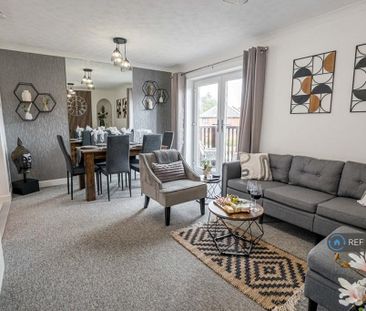 2 bedroom semi-detached house to rent - Photo 4