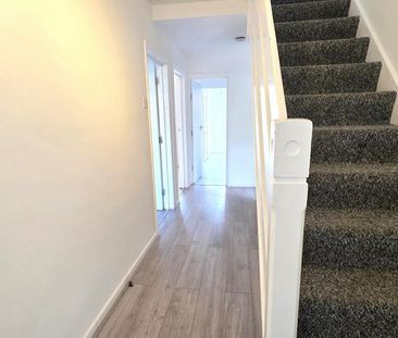 5 bedroom semi-detached house to rent - Photo 4