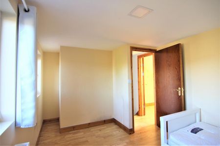 5 bedroom semi-detached house to rent - Photo 4