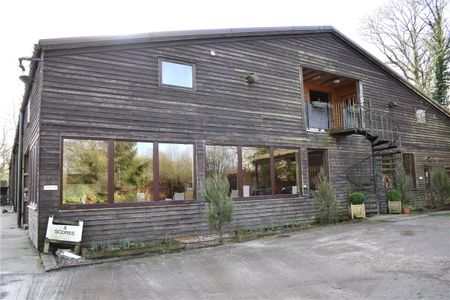Spacious unfurnished first floor flat in a rural location with MOST BILLS INCLUDED. - Photo 4