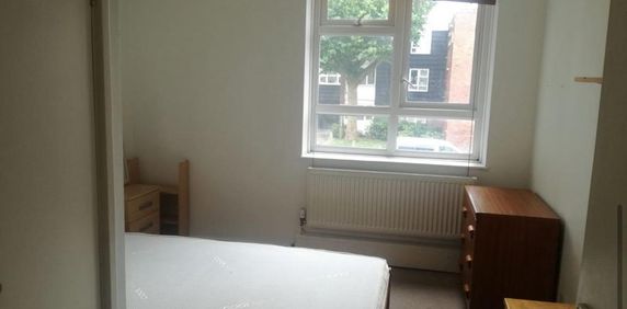 4 bedroom flat share to rent - Photo 2