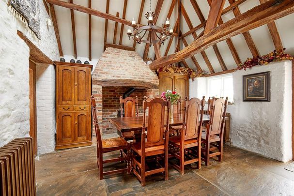 5 bedroom detached house to rent - Photo 1