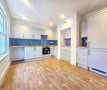 3 bedroom end of terrace house to rent - Photo 3