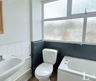 Undercliff Road West, Felixstowe, IP11 - Photo 5