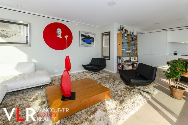 Condo in Downtown Vancouver, BC - Photo 1
