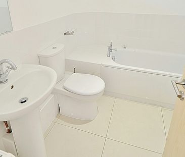 House share to rent on - Photo 6