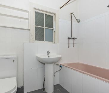Well-presented 4-bedroom home in a prime location - Photo 4
