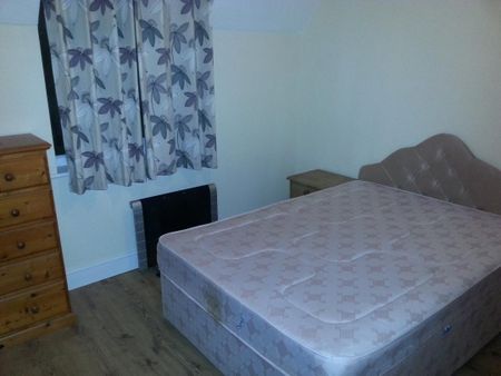 2 Bed Flat, Stratheden Place, RG1 - Photo 2