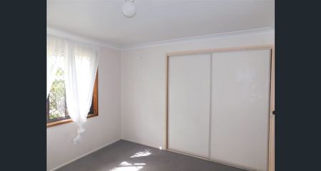 Lowset Brick Family Home - Photo 5