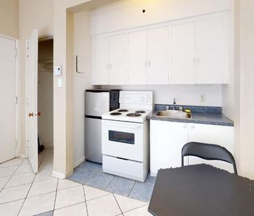 STUDIO SPACIEUX AVEC VUE SUR UN LUXURIANT JARDIN PRIVÉ !! - Photo 2