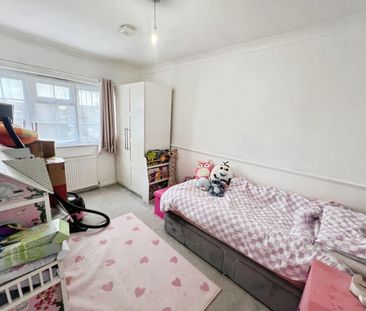 Shawbridge, Harlow - Photo 3