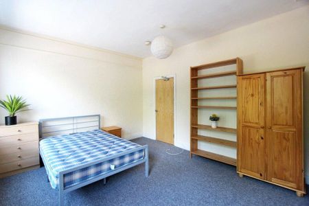 5 bedroom flat to rent - Photo 4