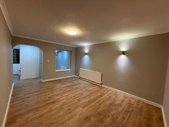 4 bedroom semi-detached house to rent - Photo 1