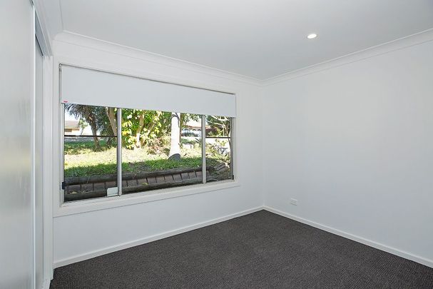 RENOVATED DELIGHT - SPACIOUS FAMILY HOME IN PRIME LAKESIDE LOCATION - Photo 1