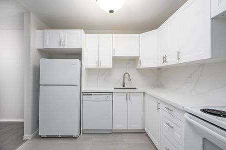 For Lease - 1450 Glen Abbey Gate Unit# 422, Oakville, Ontario - Photo 2