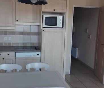 MALLEMORT - DOMAINE DE PONT ROYAL. APPARTEMENT T3 de 47.70m2 - Photo 6