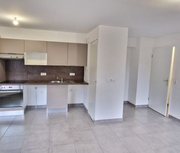 Location Appartement 2 pièces 51m² JOINVILLE LE PONT 94340 - Photo 2