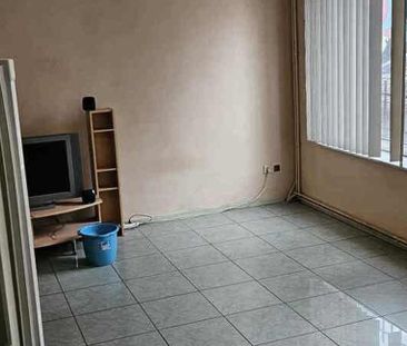 Appartement te huur in Charleroi voor € 690 met 1 slaapkamer - Foto 1
