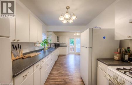 10 BRUCE Street, Brantford, Ontario, N3R1E2 - Photo 3