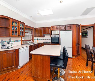Charming Family Home in a Prime Location - Photo 1