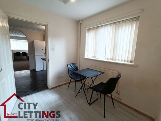 2 Bedroom Mid Terraced House - Photo 1