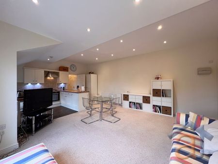 Let – Lathom Mews, Southport – Available Immediately - Photo 3