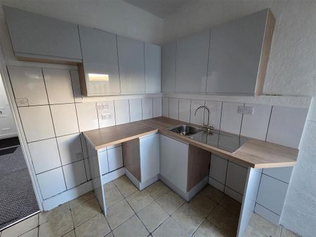 2 bedroom terraced house to rent - Photo 5