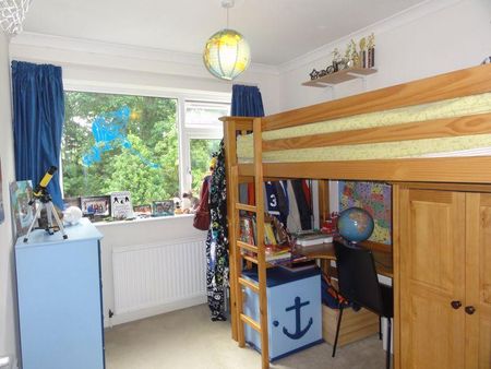 4 bedroom detached house to rent - Photo 3