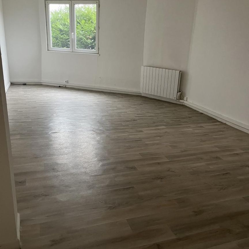 Location appartement - DOURGES - Photo 1
