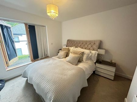 4 bedroom apartment to rent - Photo 3