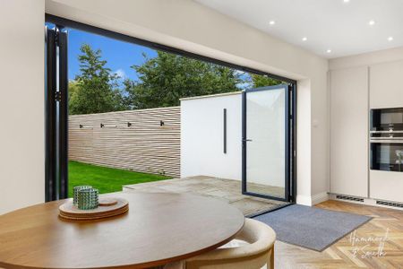 4 bedroom end of terrace house to rent - Photo 5