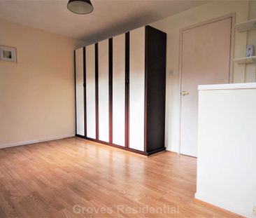 Price £1,200 pcm - Available 24/11/2025 - Unfurnished - Photo 1