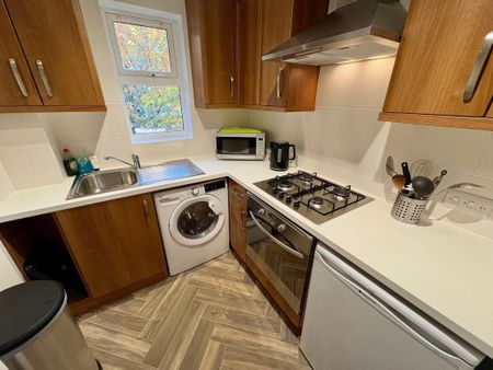 RICHMOND PARK ROAD, CHARMINSTER (P07839) - Photo 5