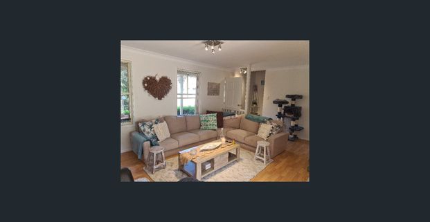 ' THE ONE ' - Photo 1