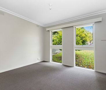 Charming 3‑Bedroom Home in Peaceful Mont Albert North - Photo 2