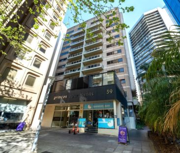 SPACIOUS 1 BEDROOM APARTMENT IN THE HEART OF CBD - Photo 5