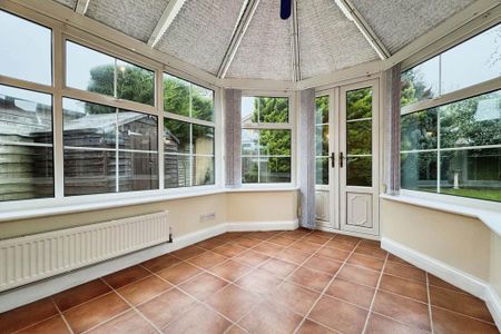 4 bedroom detached house to rent - Photo 2