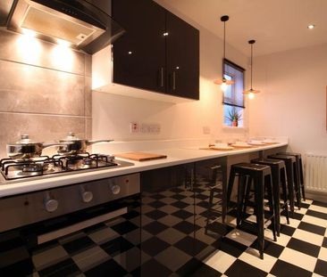 4 Bedroom House - Photo 6
