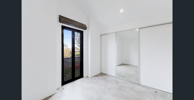 Modern Comfort in Vibrant Brunswick West - Photo 1