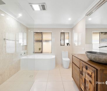 17 Ross Place, Wakerley QLD 4154 - House For Rent | Domain - Photo 3