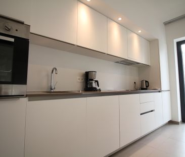 Beautiful furnished studio apartment with terrace for rent - Photo 6