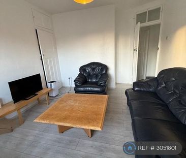 3 bedroom flat to rent - Photo 1