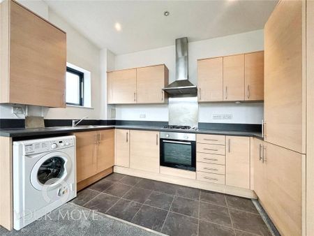 2 bedroom flat to rent - Photo 2