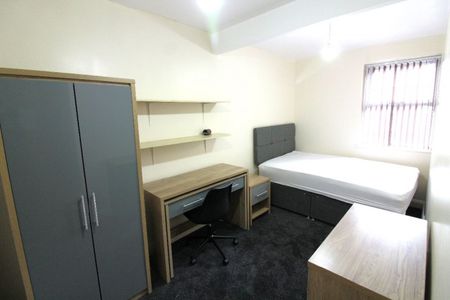 St Wilfrid Street, PRESTON, Lancashire PR1 2US - Photo 4