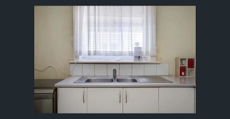 Traditional 1950's Home Convenient Location - Photo 4