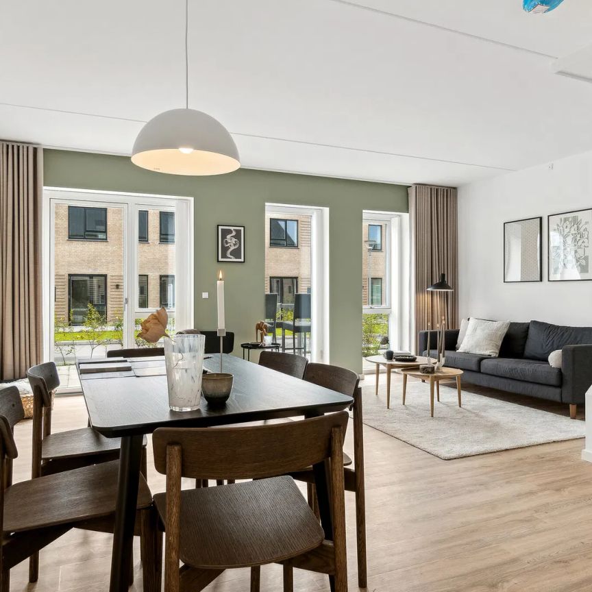 Moderne rækkehus med smuk udsigt og charmerende beliggenhed - Photo 1