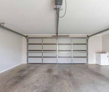 Executive Family Home - Photo 2