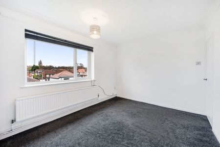 3 bed flat to rent in Moss Meadow Road, Salford, M6 8 - Photo 3