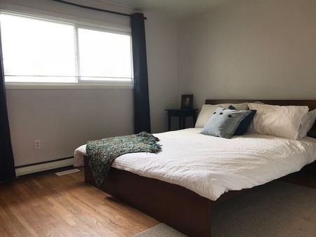 For Lease - 1088 Pearson Drive Unit# Upper, Oakville, Ontario - Photo 3