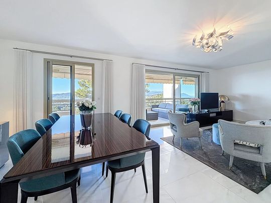 Superbe appartement de 4 pièces rénové avec vue mer - Photo 1